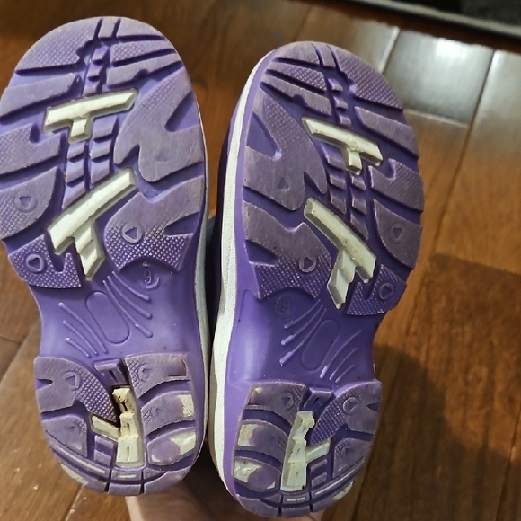 Adorababy Little Girls Snow Boots in Purple - Picture 8 of 9